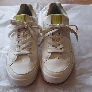 On Woman's The Rogers Center Court 2. White Sneakers with Green Accent
